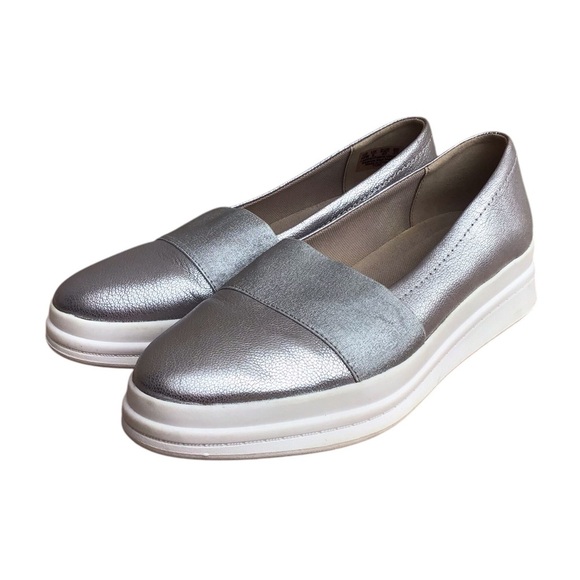 Naturalizer Yuri Silver Frost Leather Slip On Size 10 W - Picture 1 of 9